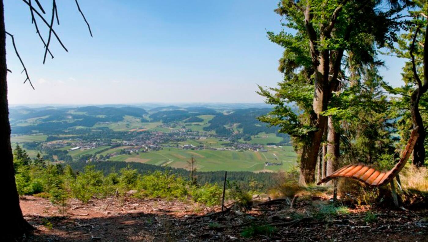 Relaxliegen am Hochbuchet mit schönem Blick über den Böhmerwald 
