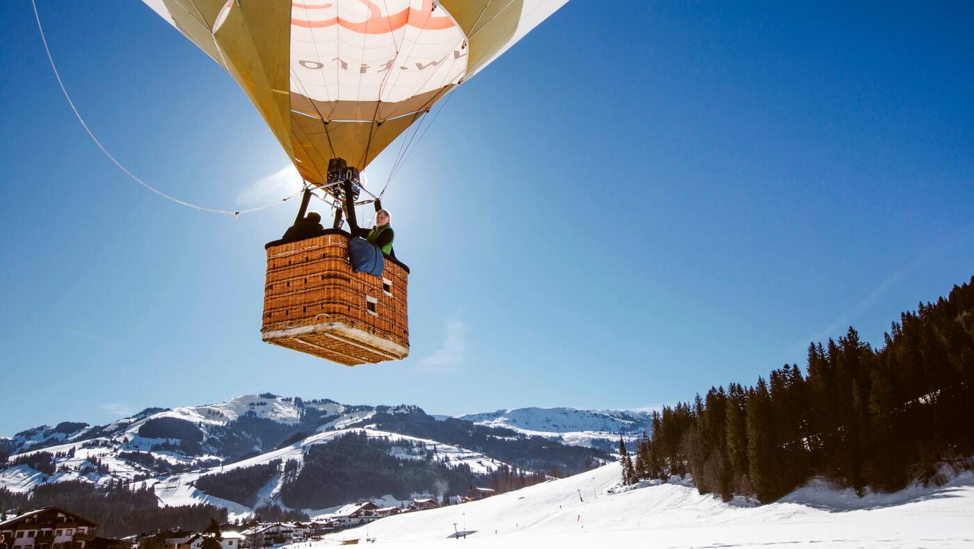 Ballonfahrt über die Alpen