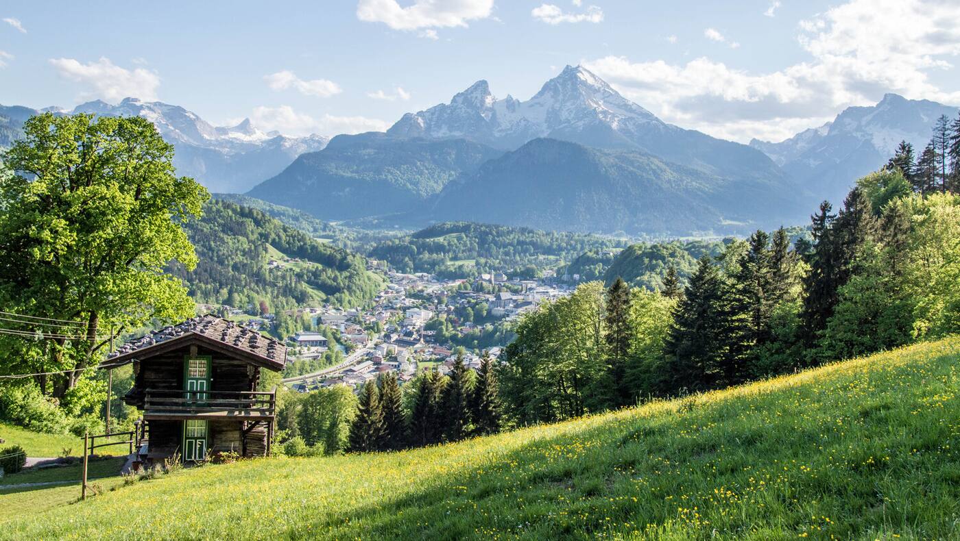 Ausblick über Berchtesgaden bis zum Watzmann