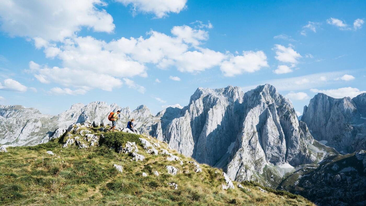 Nationalpark Prokletije: Die Volusnica (1.879 m) an der Grenze von Montenegro und Albanien erschließt einen atemberaubenden Blick