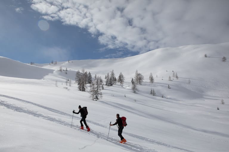 Skitourengeher am Weg aufs Kreuzeck