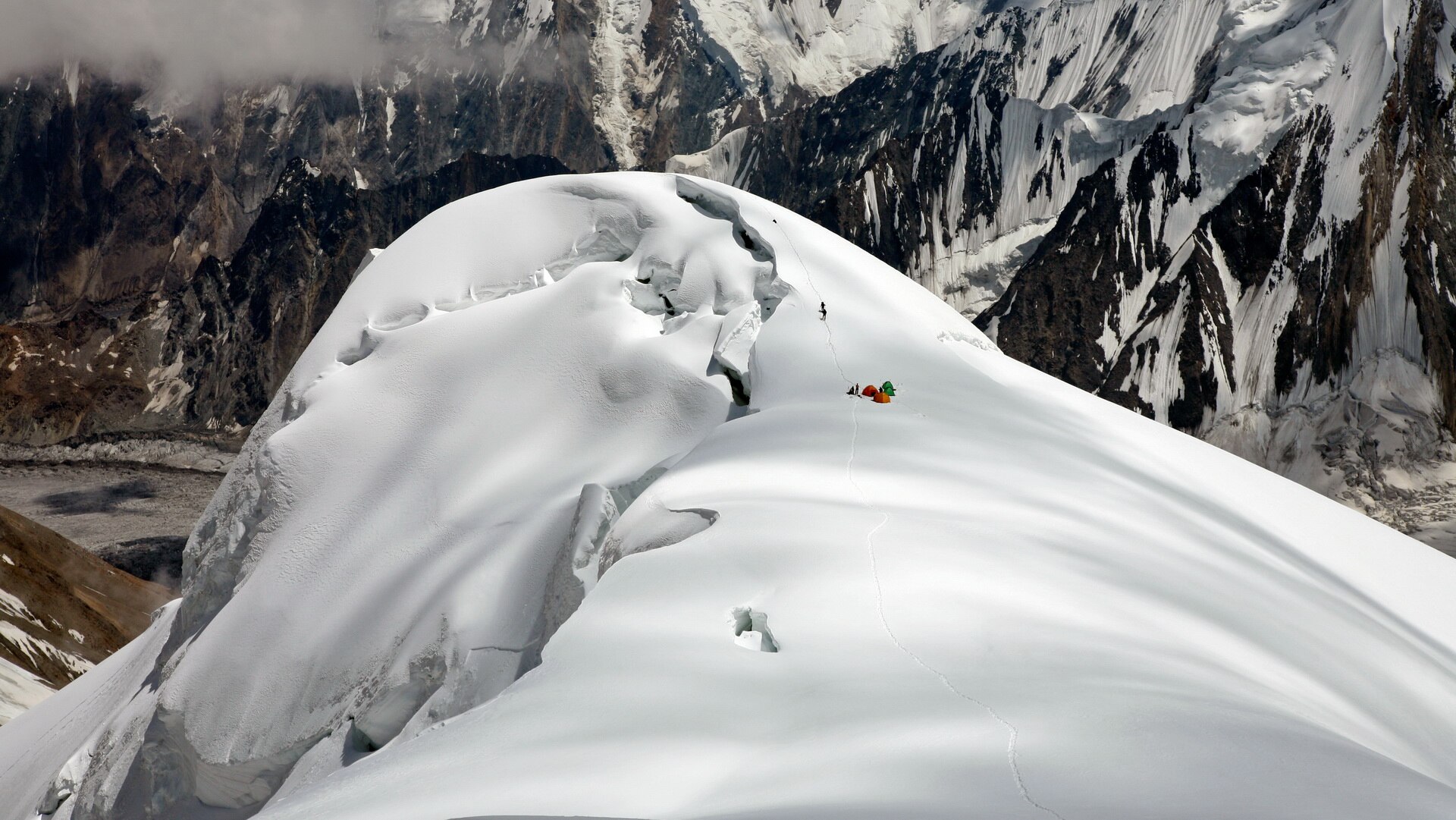 Drittes Hochlager (ca. 6.200 m) am Spantik (7.027 m) im Karakorum, nördliches Pakistan