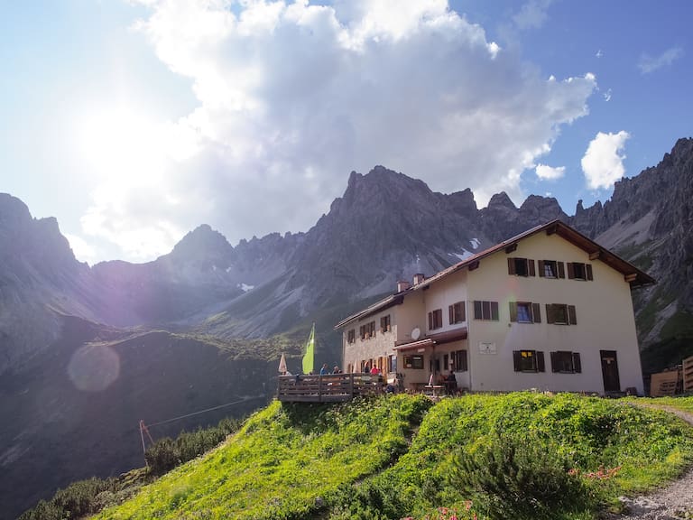 Die Steinseehütte im Abendlicht