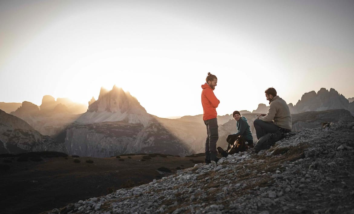 Sonnenaufgang über dem Naturpark Drei Zinnen