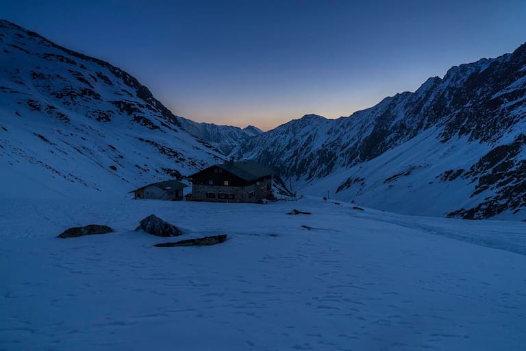 Schneeschuhtour Pforzheimer Hütte, Stubaier Alpen, Tirol