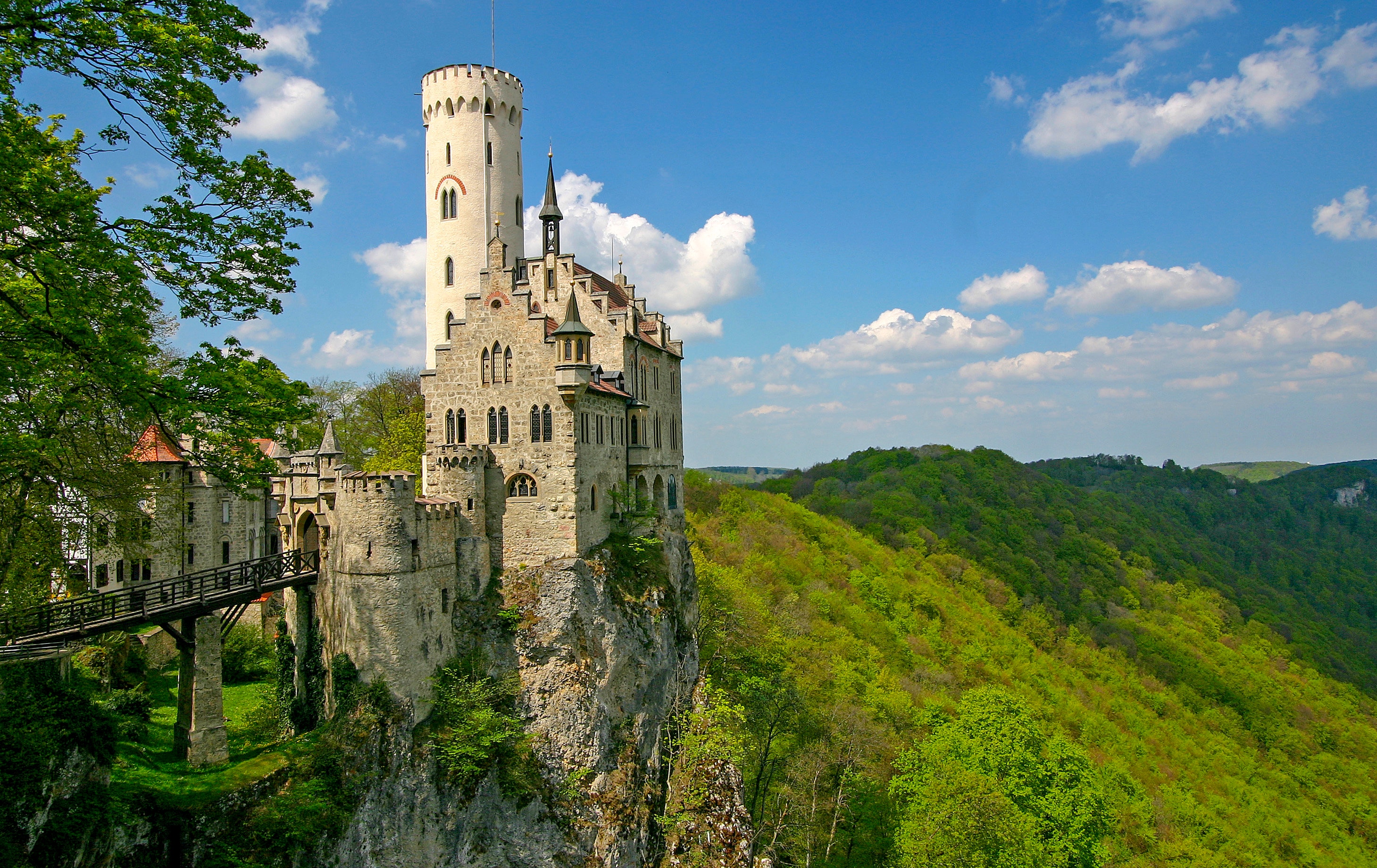 Der Höhepunkt der stadtnahen Wanderung bei Reutlingen: das Schloss Lichtenstein
