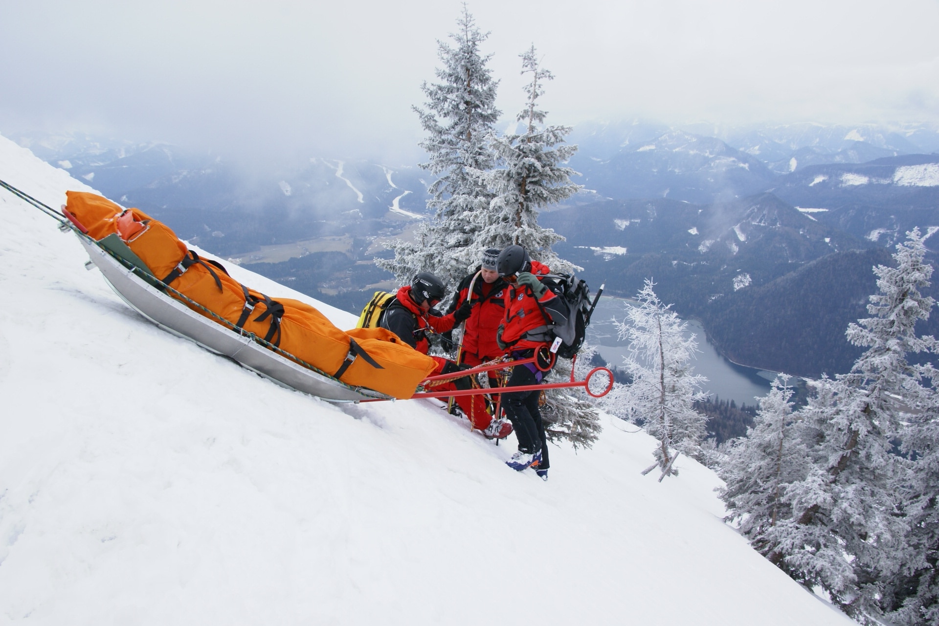 Eine Winter-Bergung der Österreichischen Bergrettung
