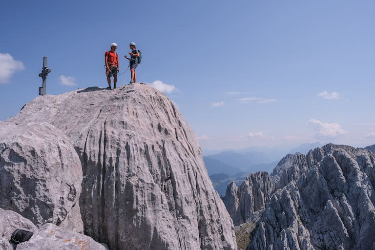 Nichts für Wanderer: Am 2.190 Meter hohen Gipfel des Totenkirchl im Wilden Kaiser 