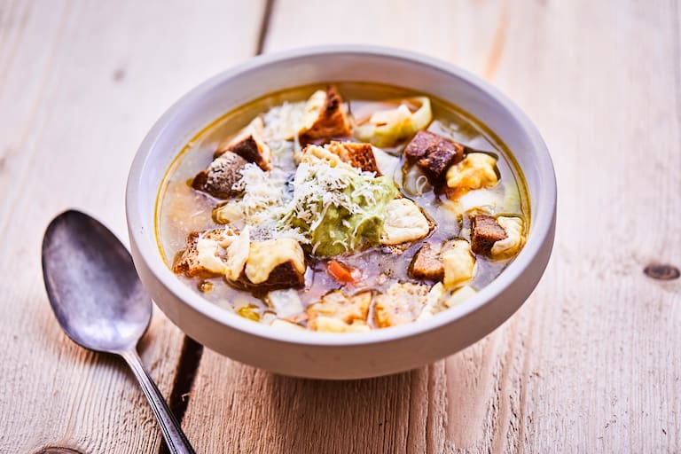 Rezept: Bayerische Brotsuppe - Bergwelten