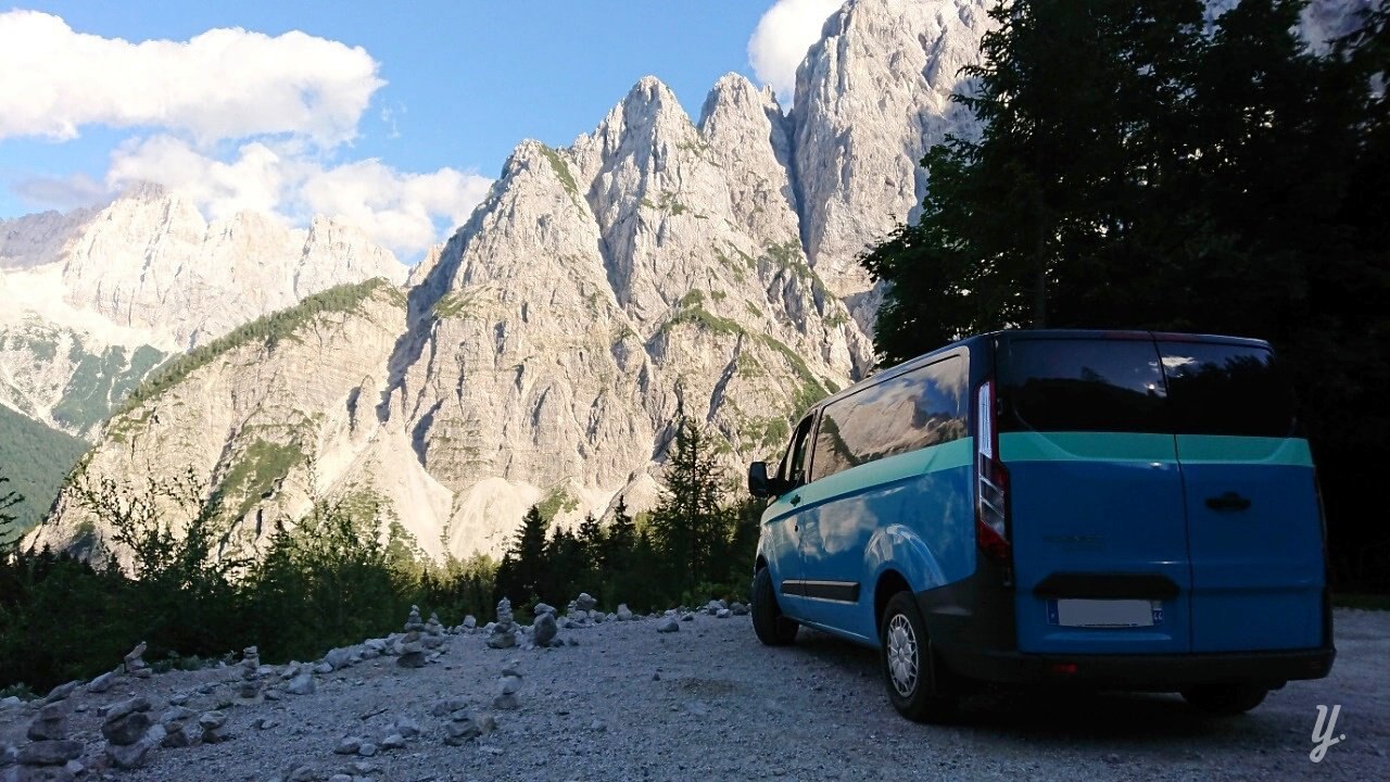 In die Dolomiten oder ans Meer – flexible Urlaubsplanung gehört zu den Vorteilen des Camperlebens.