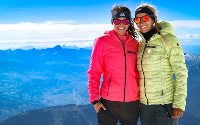 Auf dem Weg zum Mont Blanc: Maggy und Anja am Refuge du Goûter