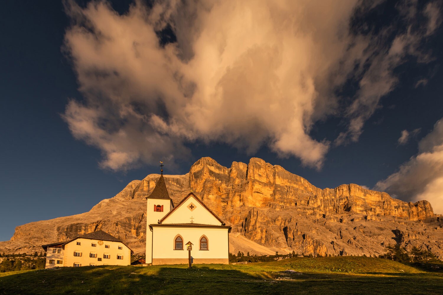 Heilig-Kreuz-Hütte in Alta Badia 