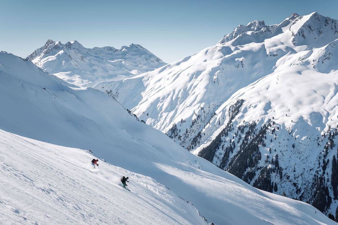 Endloses Schwingen im großen Weiß des Verwalltals: Der Arlberg bestätigt eindrucksvoll seinen Ruf als Mekka für Freerider.