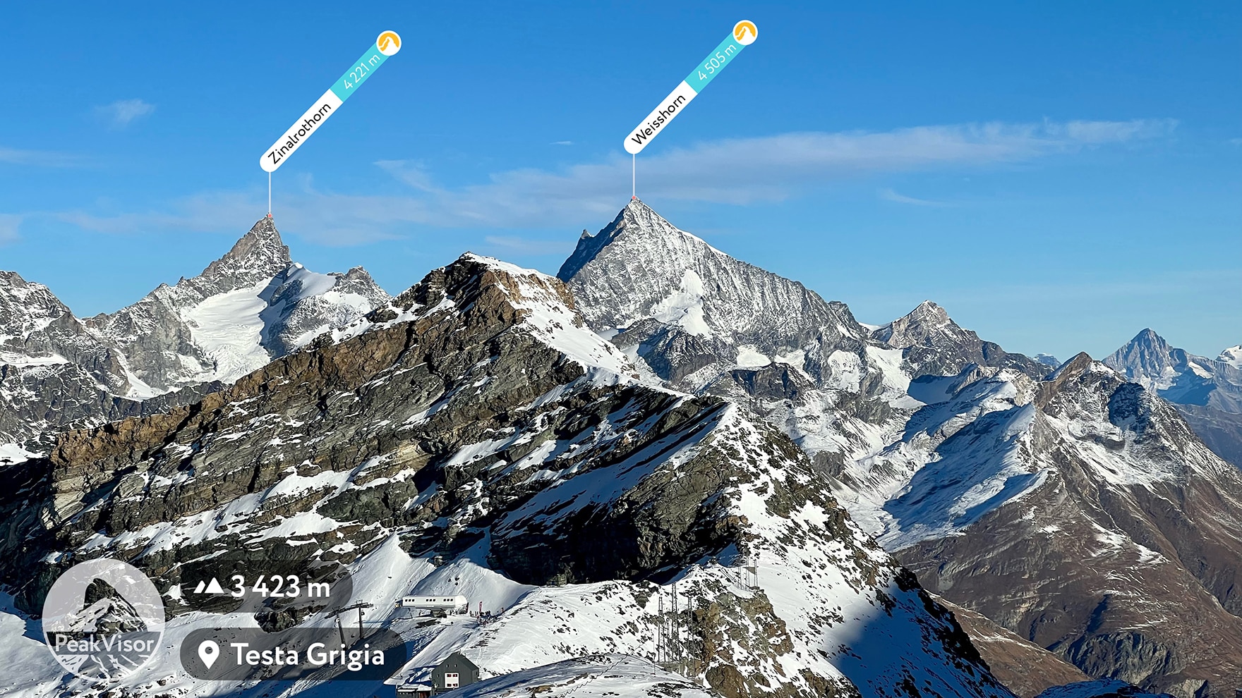 Mit PeakVisor kannst du Gipfel in Echtzeit identifizieren und neue Bergwelten entdecken.
