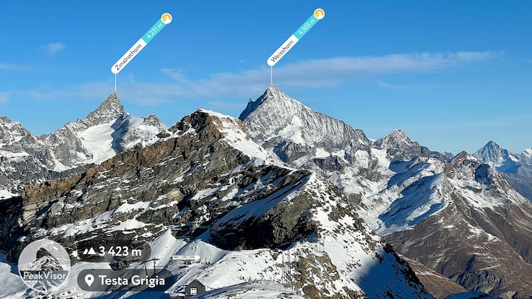 Mit PeakVisor kannst du Gipfel in Echtzeit identifizieren und neue Bergwelten entdecken.