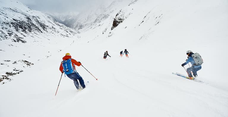 Der frische Pulverschnee macht die Abfahrt in Malfontal zum krönenden Abschluss einer genialen Skitourenwoche.