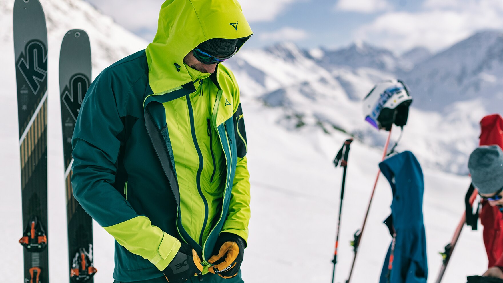 Schöffel unterstützt dein perfektes Erlebnis mit der bis ins Detail durchdachten Skitouren-Kollektion. 