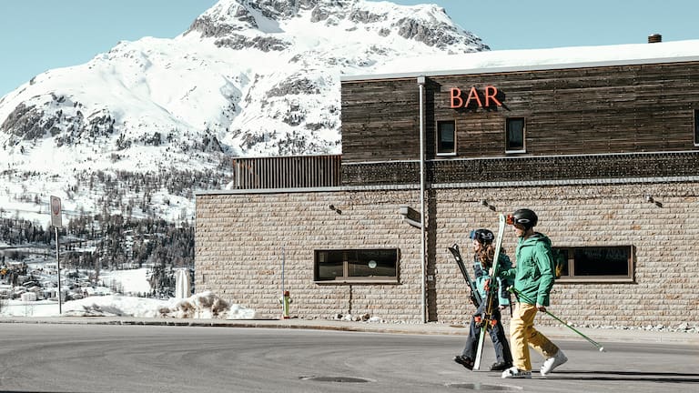 Wer in einem Snow Sports Hotel wohnt ist mittendrin im Skigebiet.