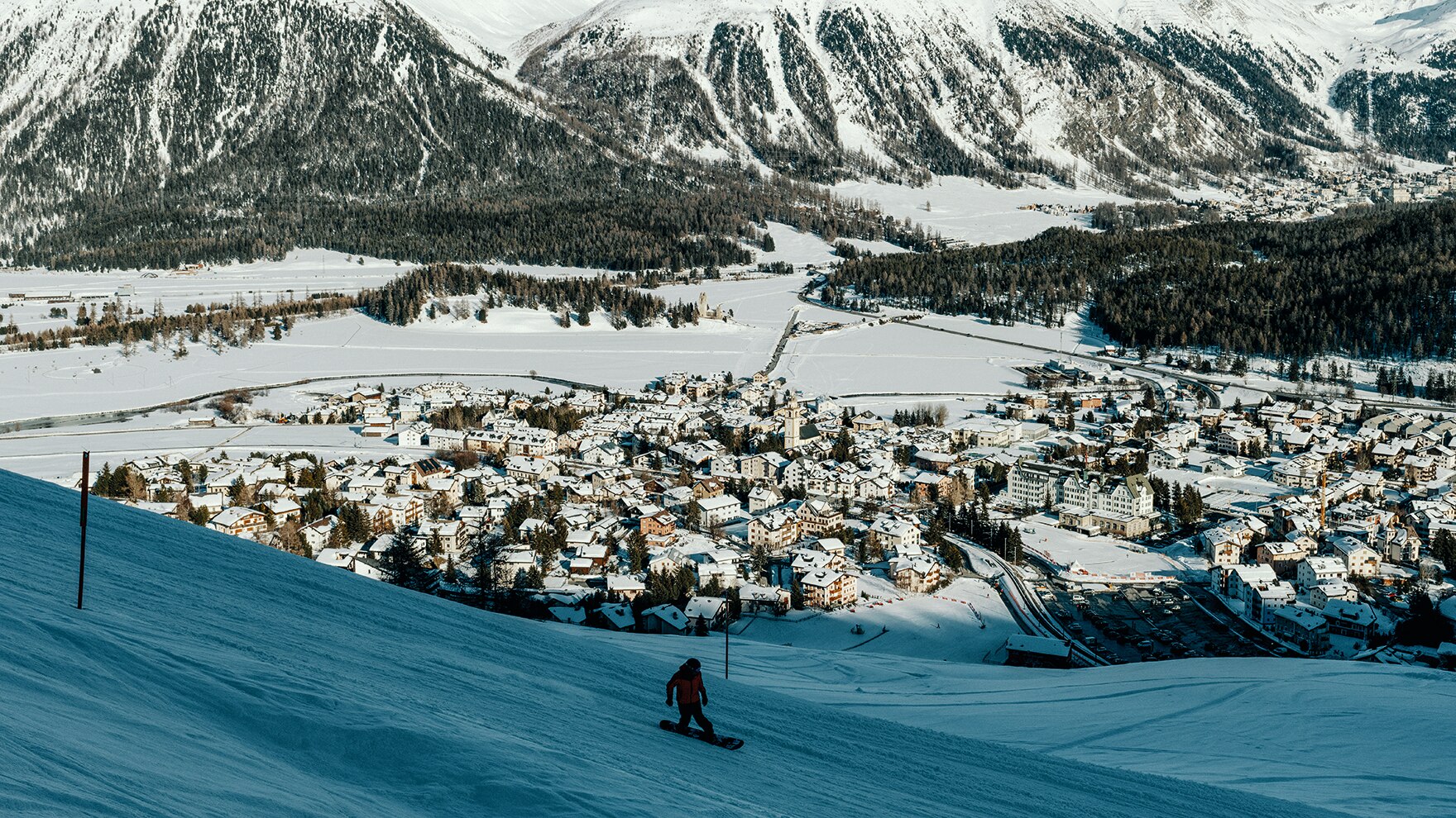 Der Blick auf den Piz Bernina und runter ins Tal – das begeistert selbst Einheimische stets aufs Neue. – Ueli Lamm