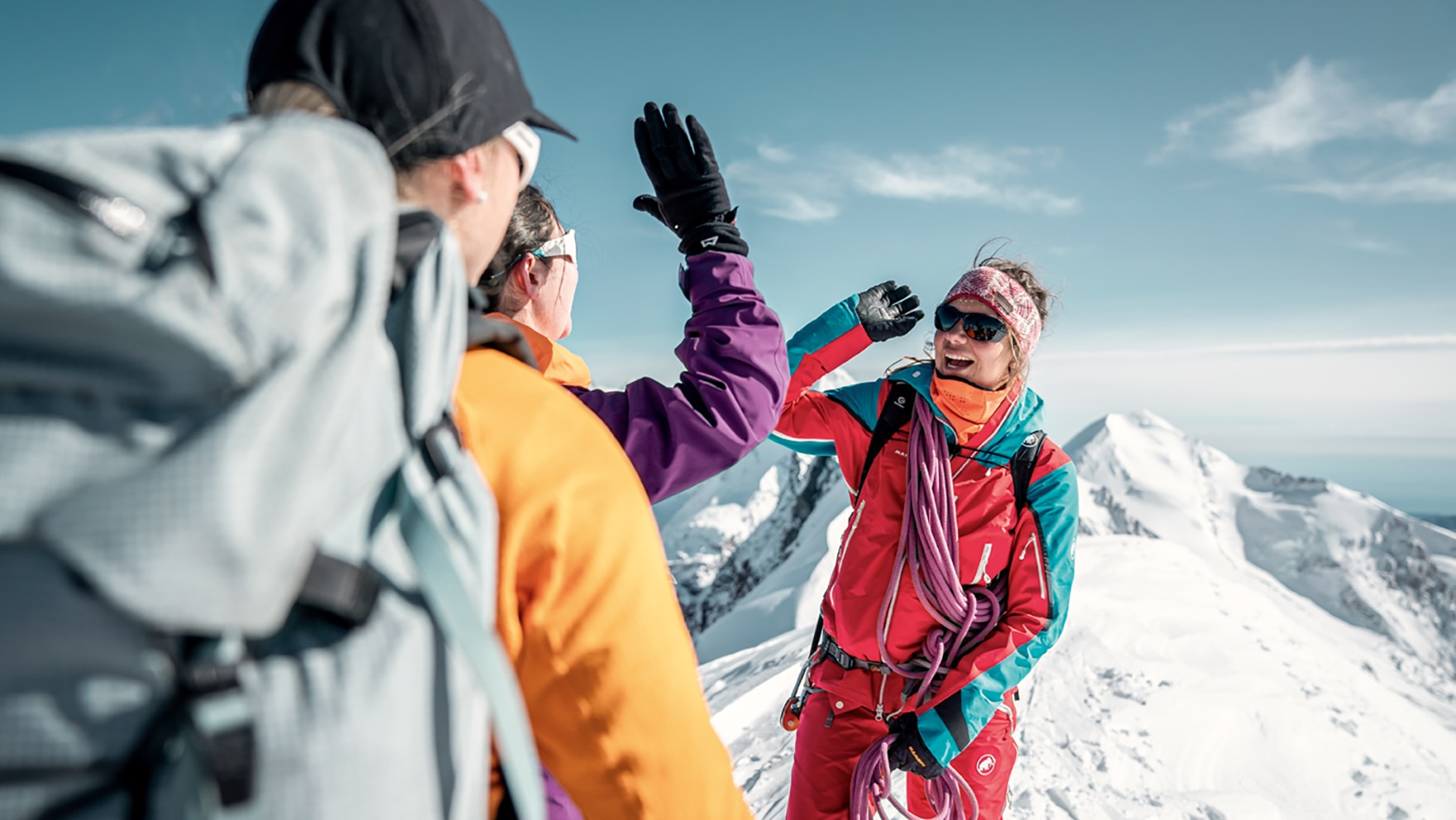 Im Rahmen der 100% Women Peak Challenge rufen wir Bergsteigerinnen dazu auf die höchsten Gipfel der Schweiz zu erklimmen.