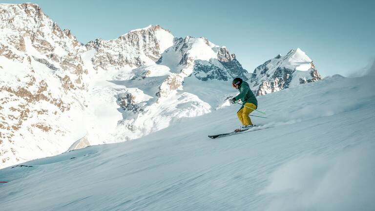 Skifahren von früh bis spät – in den Swiss Snow Hotels geniesst man Heimvorteil.