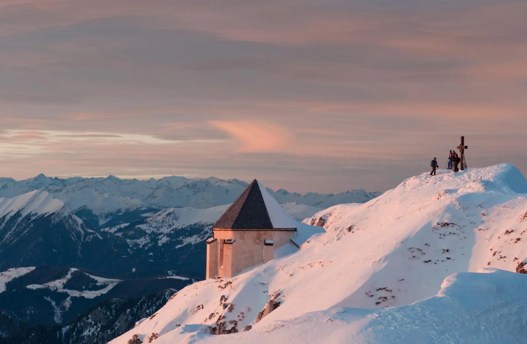 Ausblick von der Deutschen Kapelle des Dobratsch (2.161 m) auf die Gailtaler Alpen