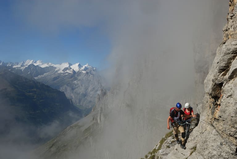 Unterwegs auf dem ersten Klettersteig der Schweiz im Berner Oberland
