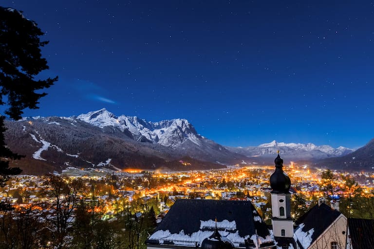 Winternacht in Garmisch-Partenkirchen