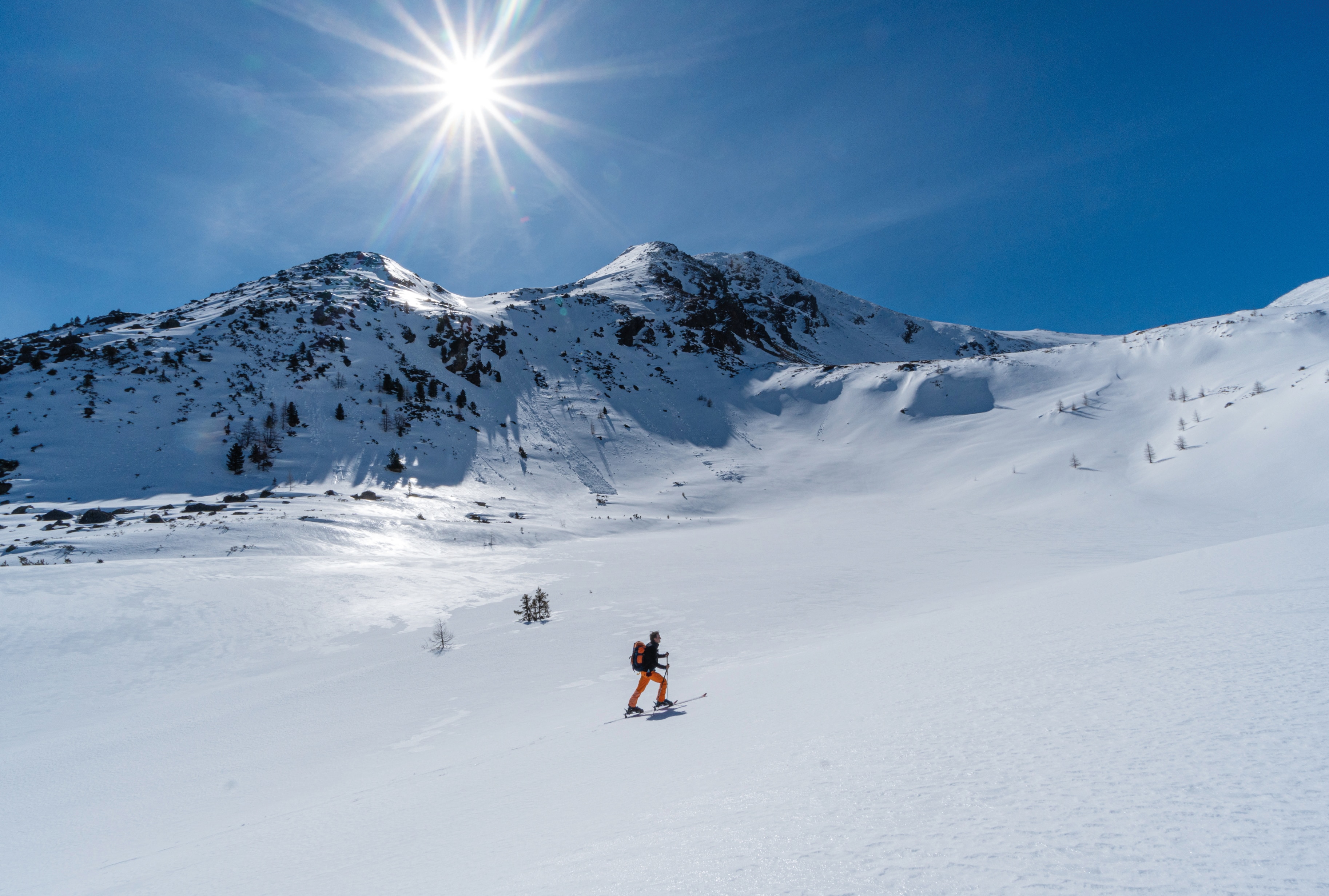 Skitourengeher am Weg auf die Hochweberspitze