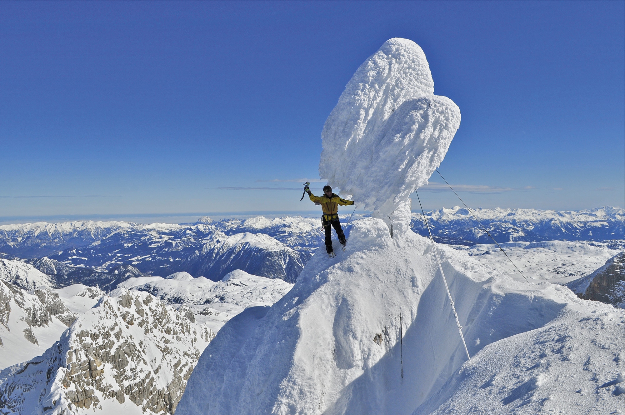 Skibergsteiger am Gipfel des Dachsteins