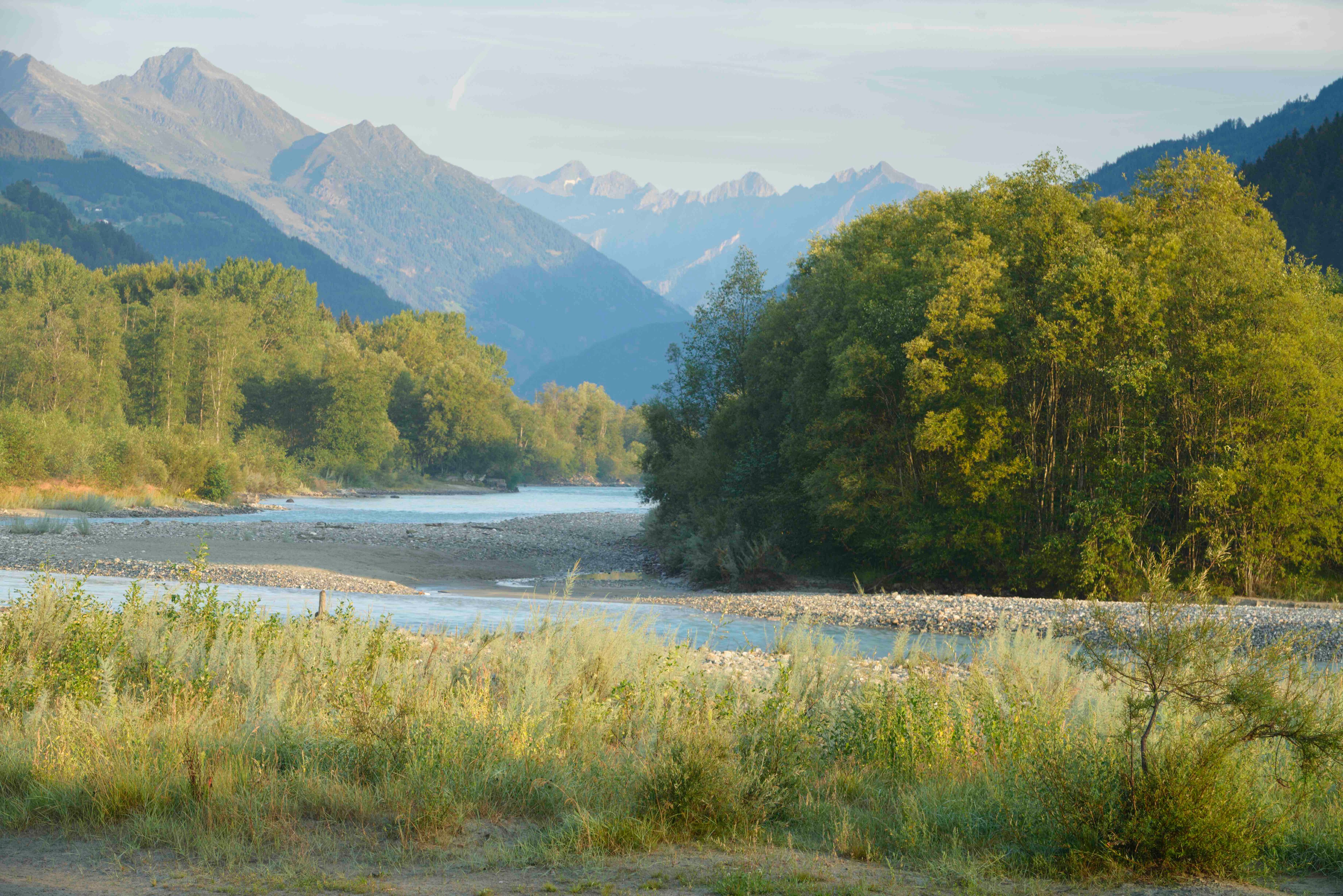 Der Iseltrail in Osttirol führt entlang eines der letzten freifließenden Gletscherflüsse Europas. 