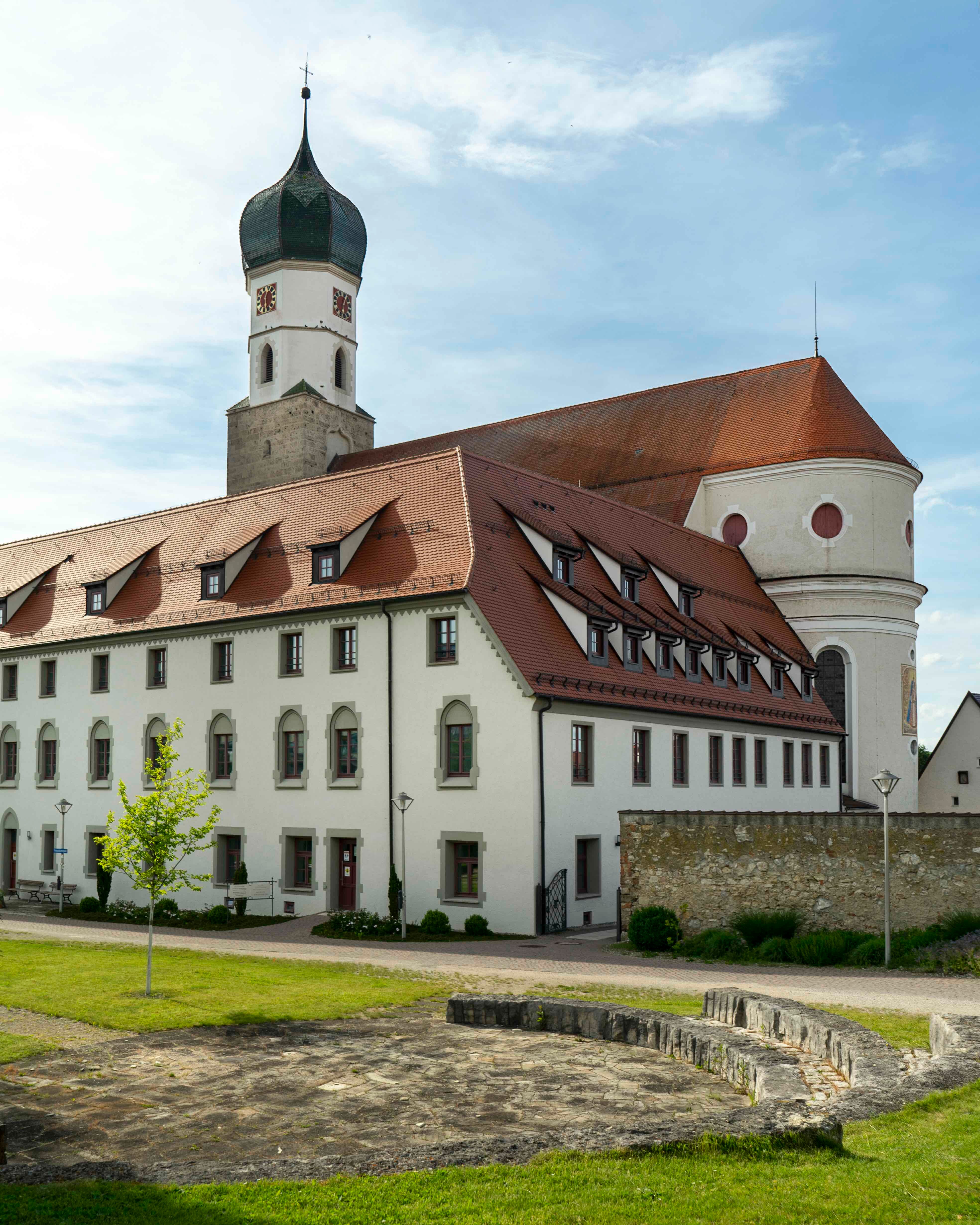 Das Kloster Ehingen am Bierwanderweg.
