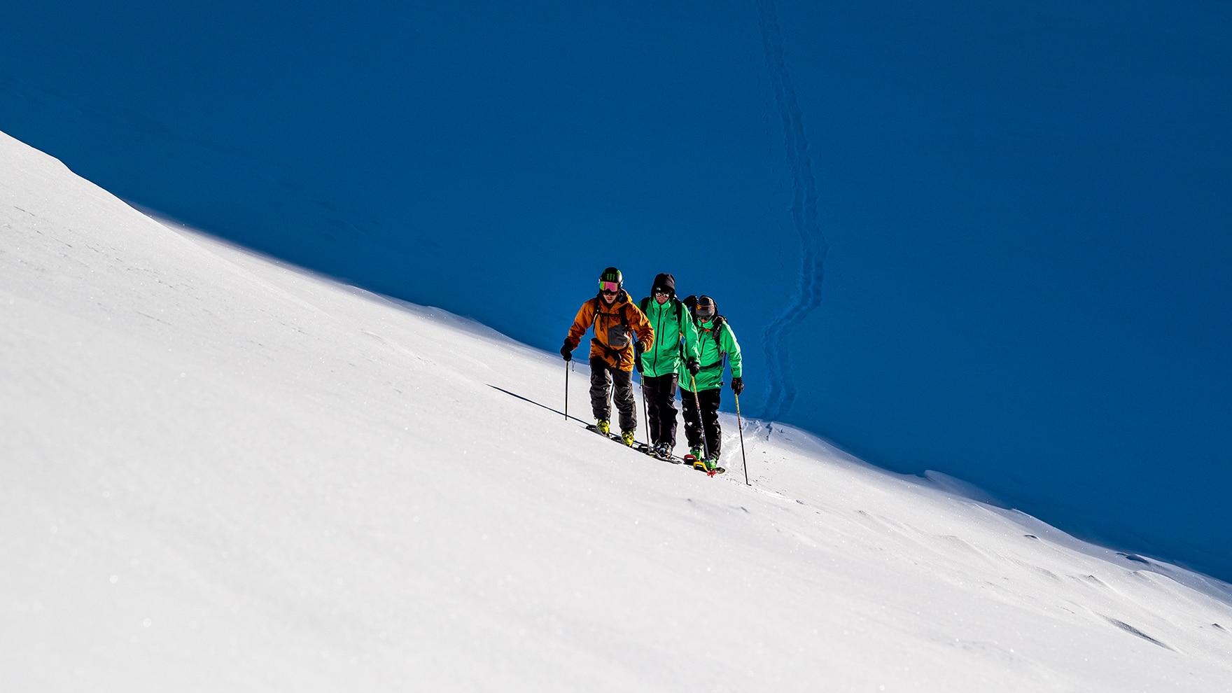 Eine Skitourenbindung muss nicht nur zum gewünschten Einsatzbereich, sondern auch zum Rest der Ausrüstung passen.
