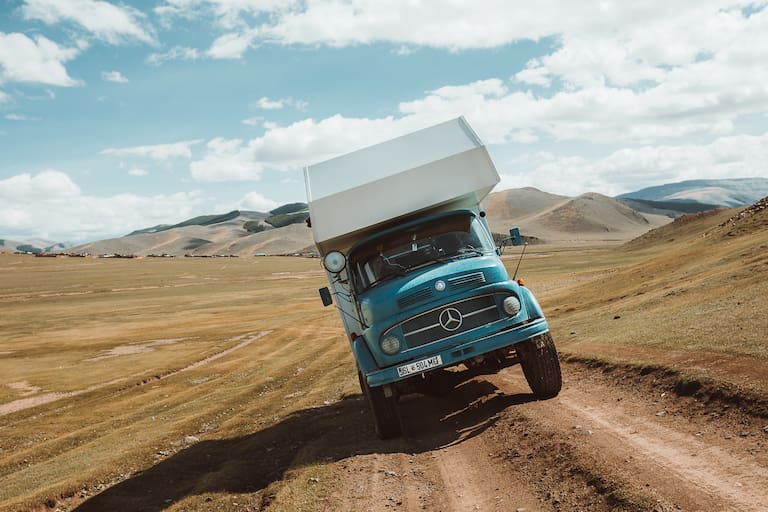 Akela Camping-Lastwagen durch die Mongolei