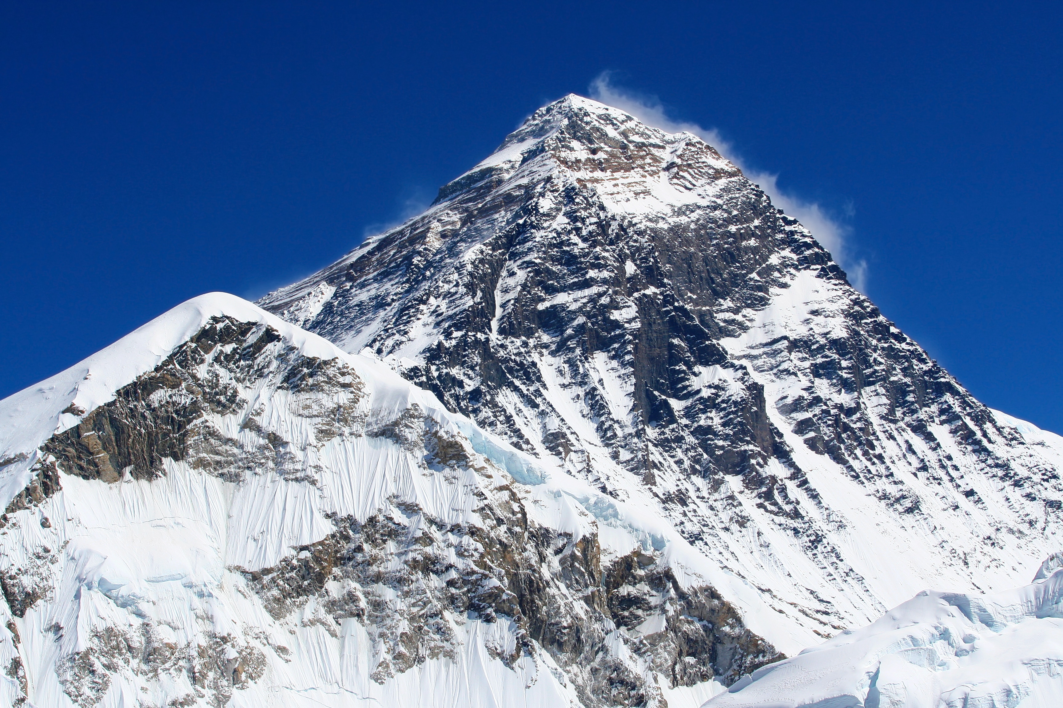 Mount Everest an einem schönen Tag