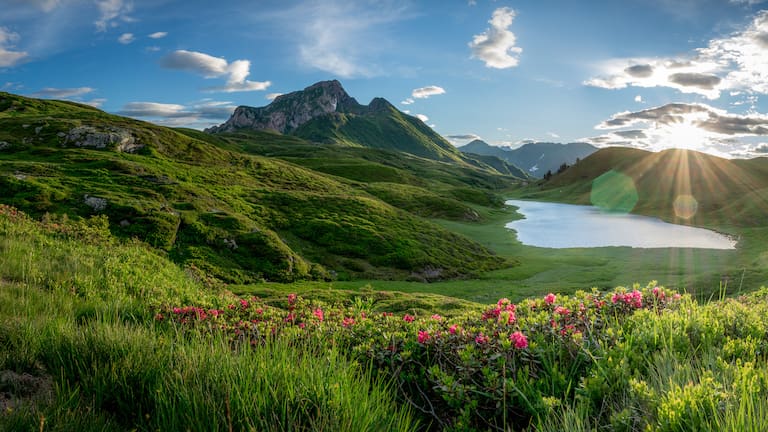 Der Zollnersee ist eingebettet in die wunderschöne Naturlandschaft der Karnischen Alpen. 