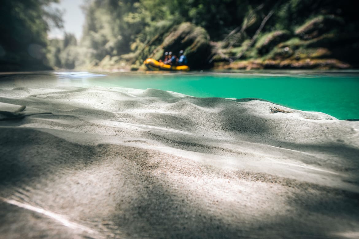 Die steirische Salza ist ein Wildwasserparadies der Superlative. Hier paddelt man im glasklaren Wiener Trinkwasser durch beeindruckende Schluchten.