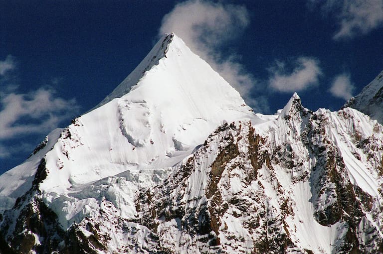 Lieblicher Berg am Fuße des Giganten: Der K2-Nachbar Angel