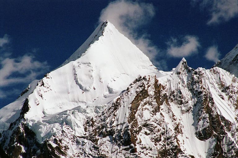 Lieblicher Berg am Fuße des Giganten: Der K2-Nachbar Angel