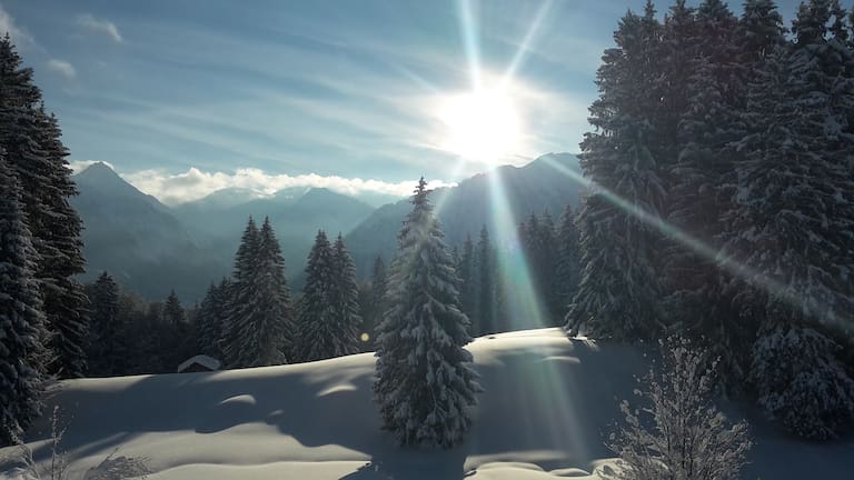 Tief verschneite Winterlandschaften in Oberstdorf