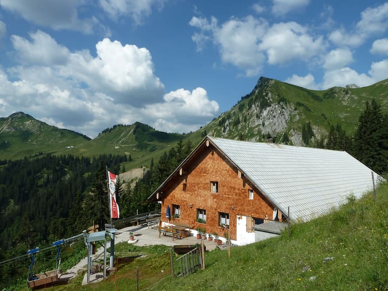 Die Gehrenalpe (1.610 m) in den Allgäuer Alpen