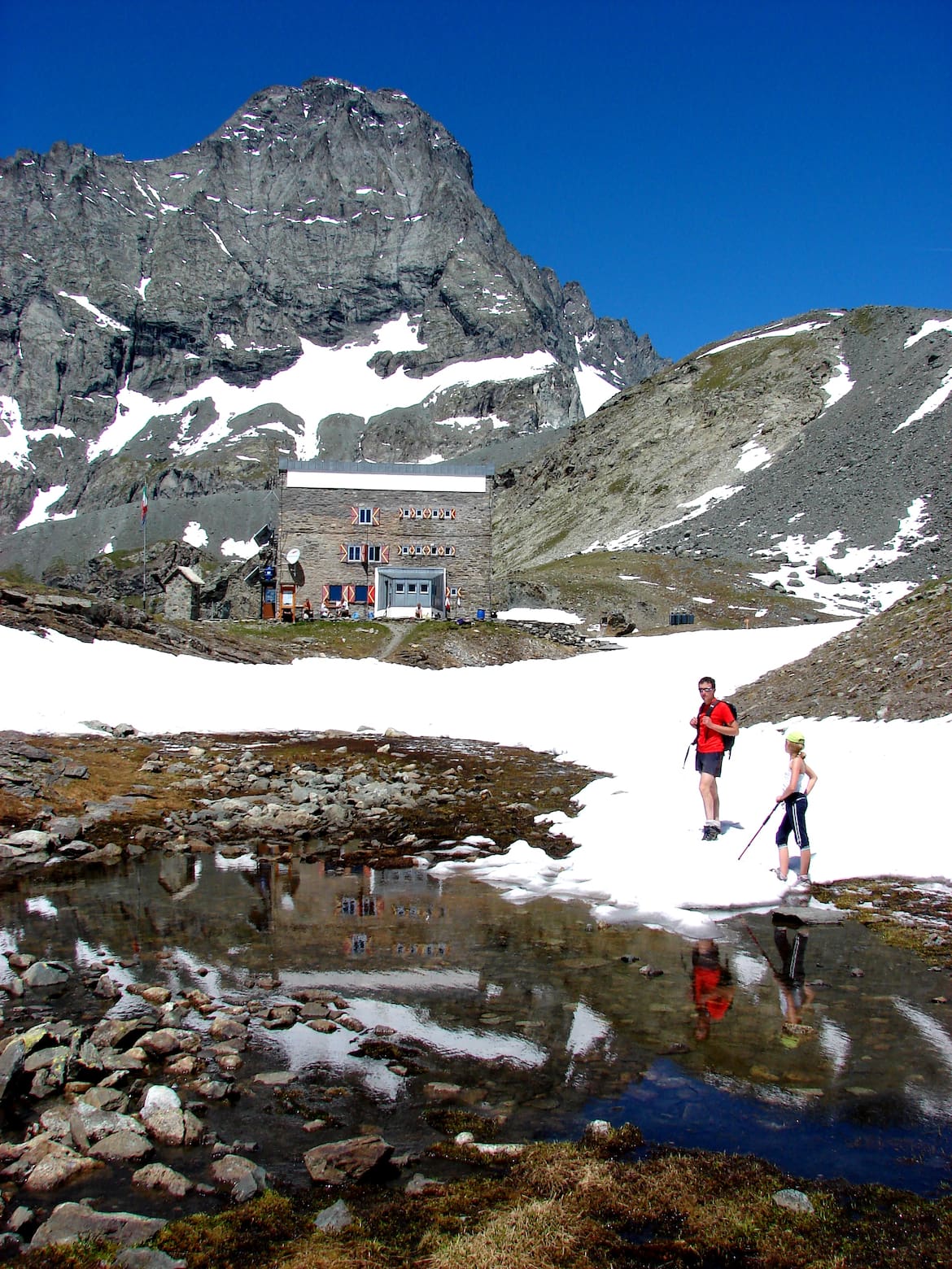 Das Rifugio Gastaldi liegt auf 2.659 m und ist Ausgangspunkt für zahlreiche Touren ins Hochgebirge. 