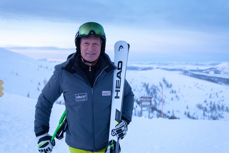 „Ski vor 9“ mit Skilegende Franz Klammer.