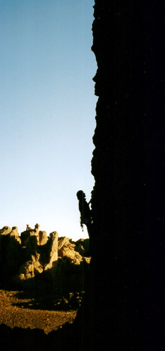 Simon Messner beim Klettern bei Tassili n'Ajjer
