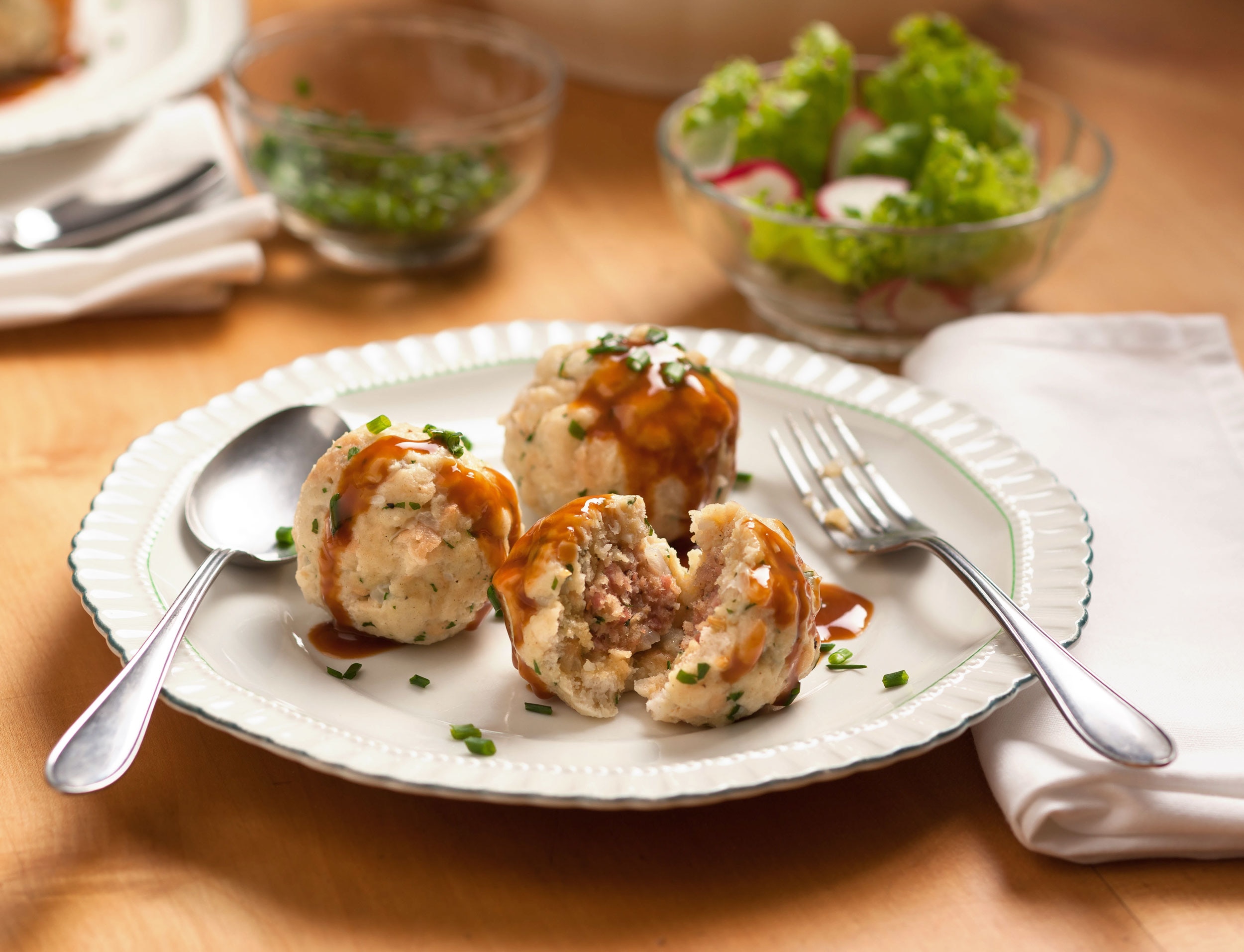 Rezept: Gefüllte Knödel vom Waxriegelhaus | Bergwelten