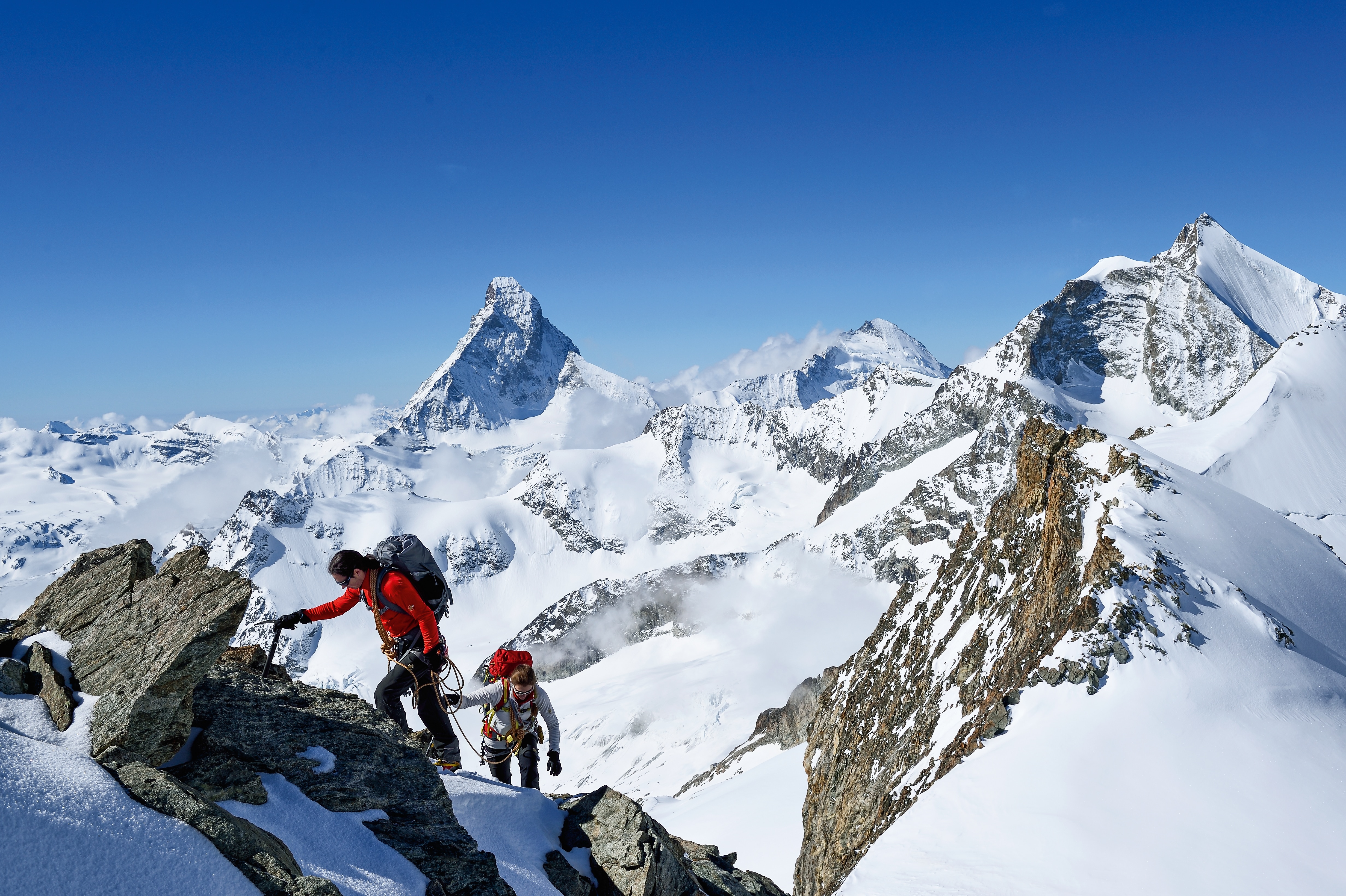 Mammut Alpine Festival: Bergsteiger in den Walliser Alpen rund um Zermatt