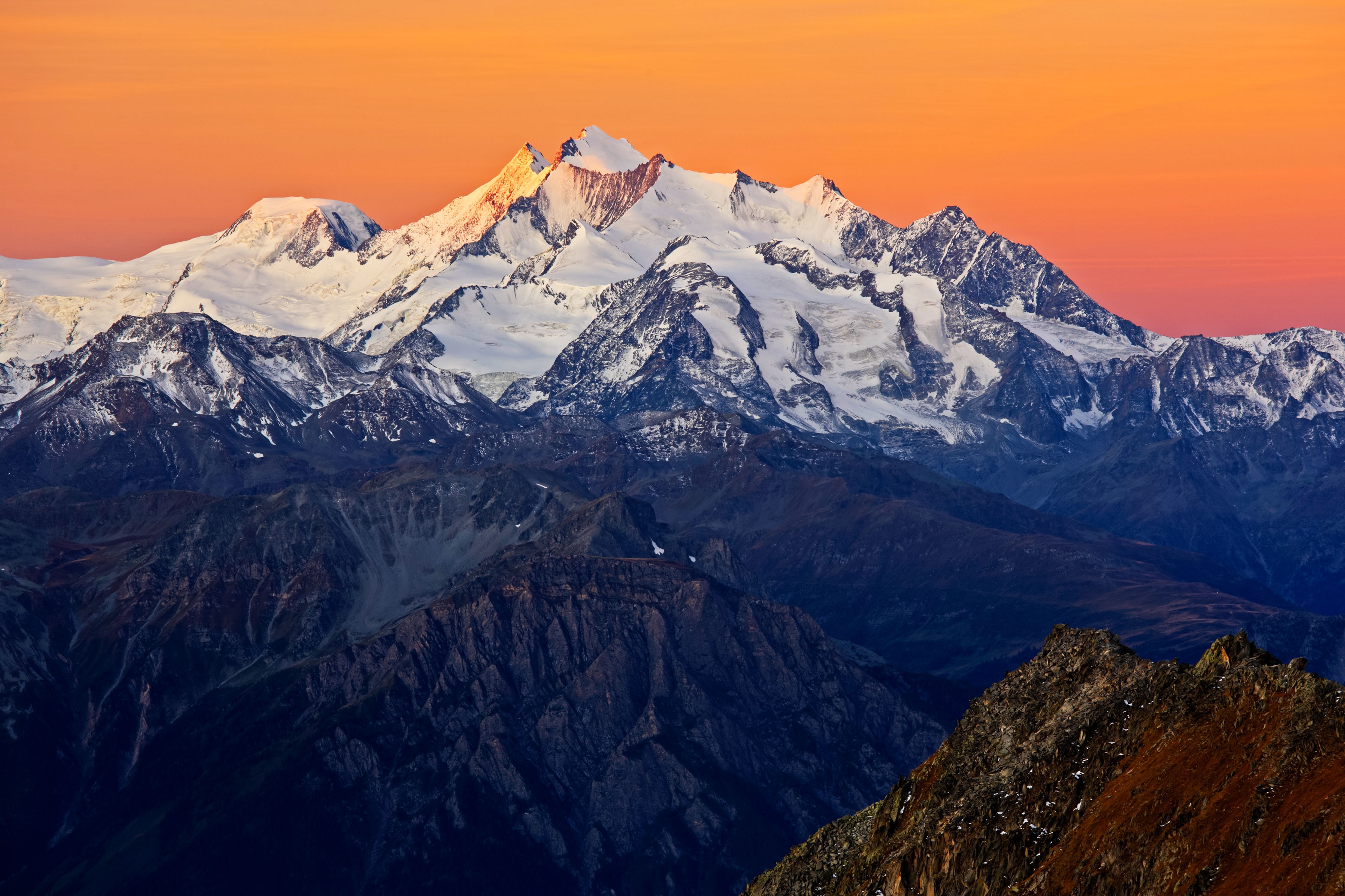 Alphubel: Blick in die Allalingruppe in den Walliser Alpen