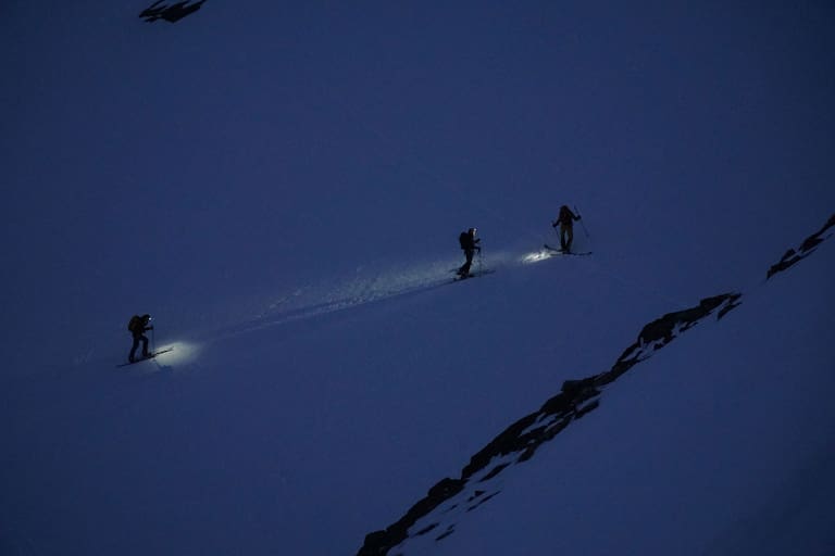 Skitour bei Dunkelheit