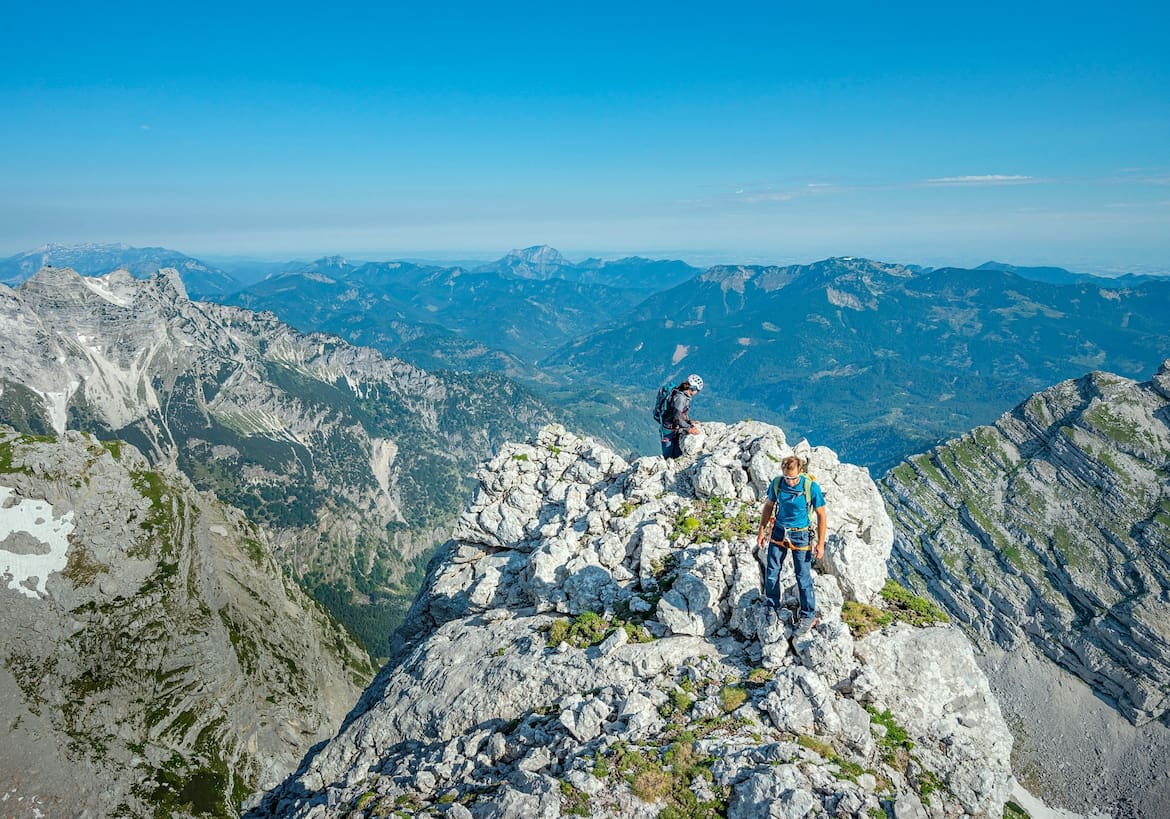 Ausblick auf die Alpenlandschaft.