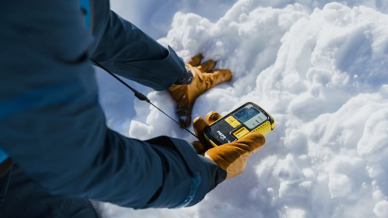 Für alpine Profis bieten die Geräte der PIEPS PRO SERIE modernste Technologie und beste Leistung in jeder Situation.